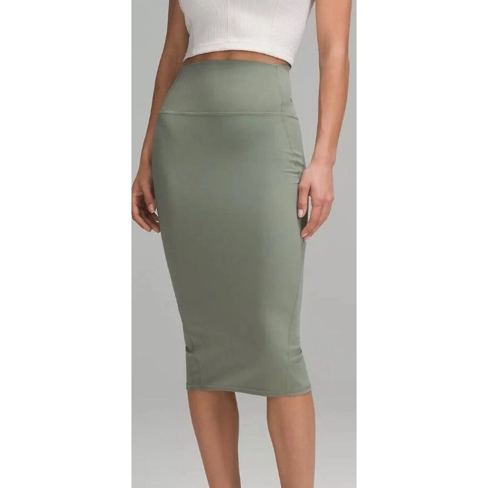Lululemon Nulu Slim-Fit High-Rise Skirt Grey Eucalyptus  Size 2 NWT (X1)